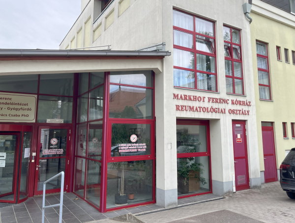 Új öltözőszekrények a Reumatológiai osztály- és gyógyfürdőben!