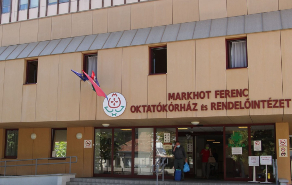 ÜNNEPI NYITVA TARTÁS A HEVES VÁRMEGYEI MARKHOT FERENC KÓRHÁZBAN