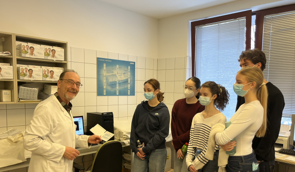 A Nemzeti Tudósképző Akadémia egri diákjai látogattak kórházunkba