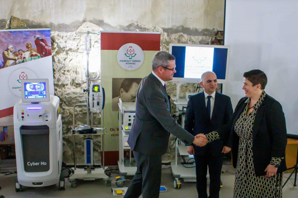 Csúcskategóriás  urológiai műszereket kapott a kórház