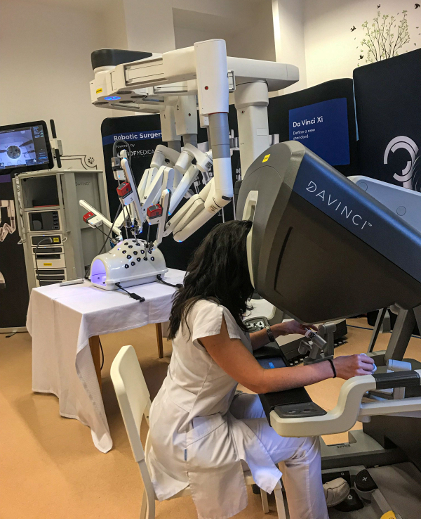 A ROBOTSEBÉSZETRŐL TANÁCSKOZTAK AZ EGRI KÓRHÁZBAN