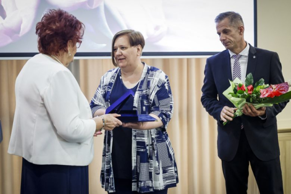 MUNKATÁRSUNK ELISMERÉSE