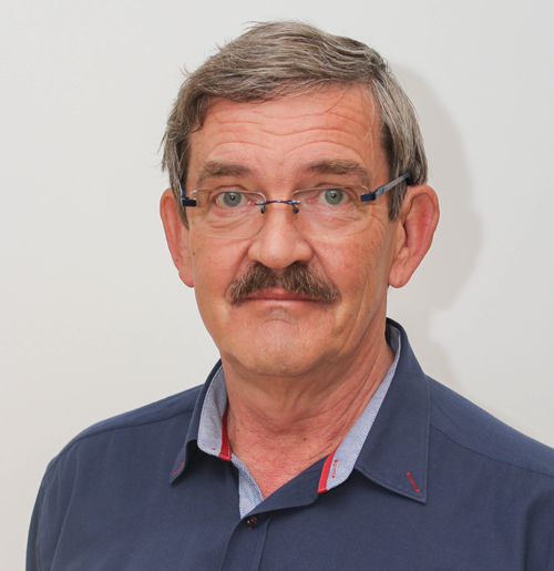 Dr. Hernádi László